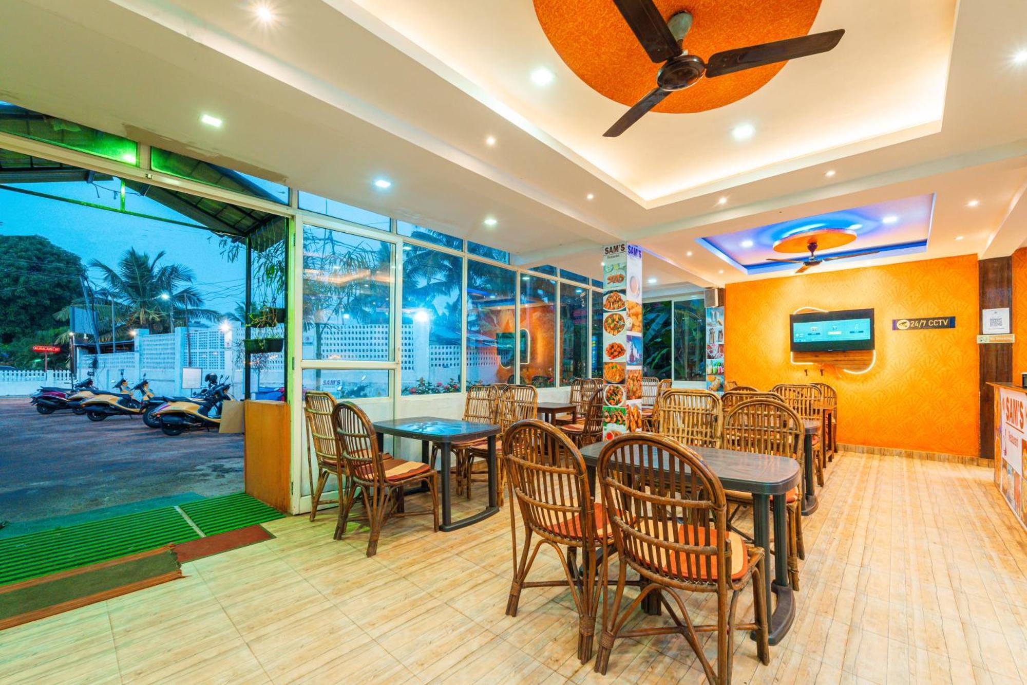 Adam'S Beach Resort By Banda Trips Baga Exterior photo
