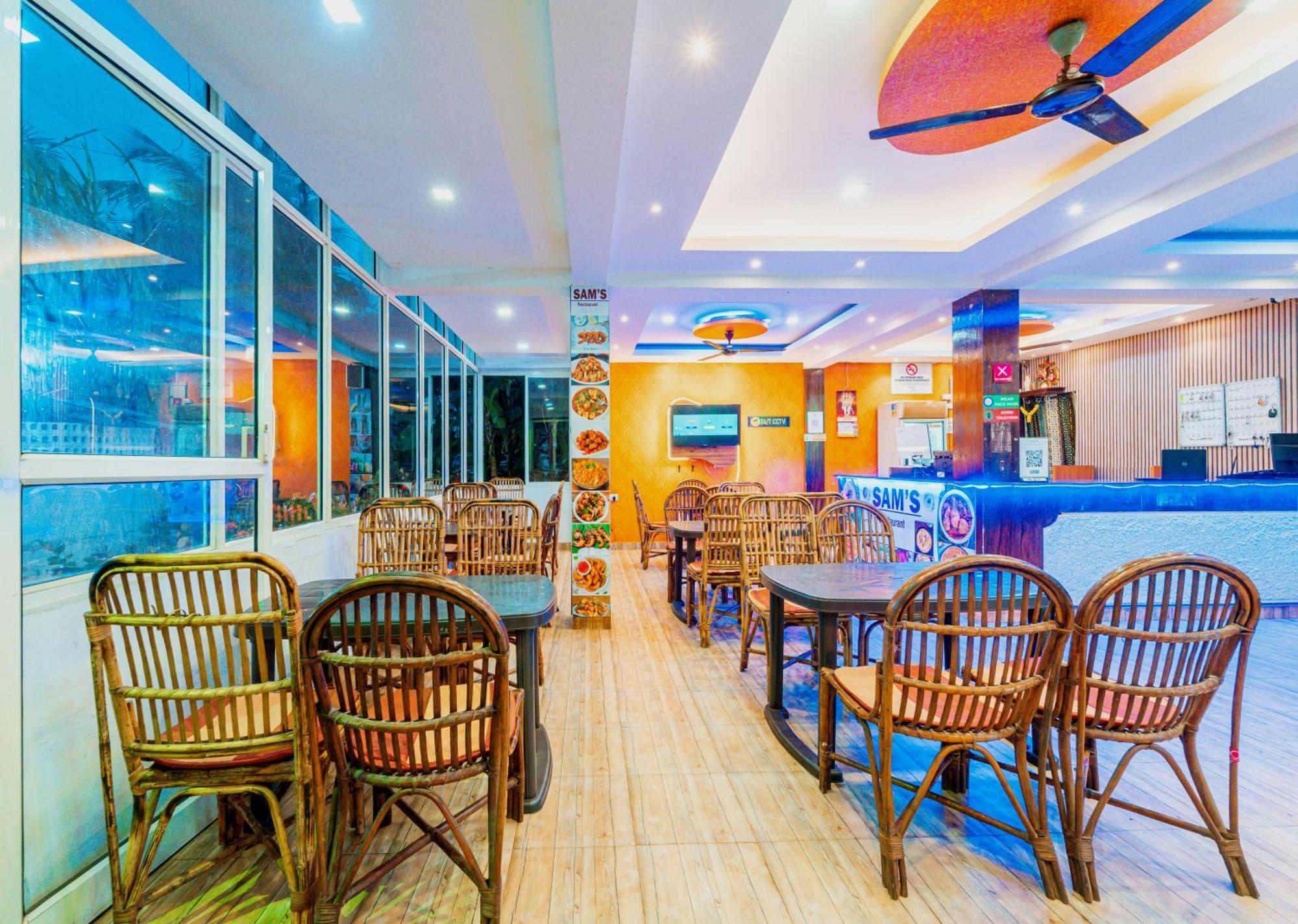 Adam'S Beach Resort By Banda Trips Baga Exterior photo